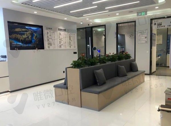 成都龙泉驿牙管家口腔门诊部侯诊区