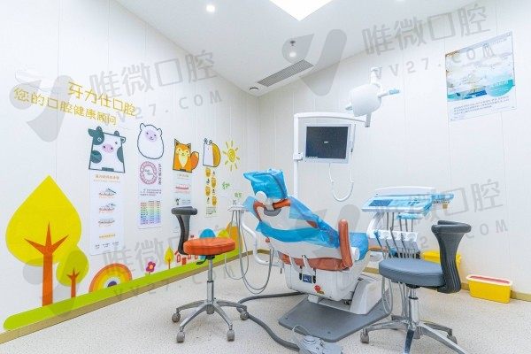 深圳牙力仕公明口腔诊所诊疗室