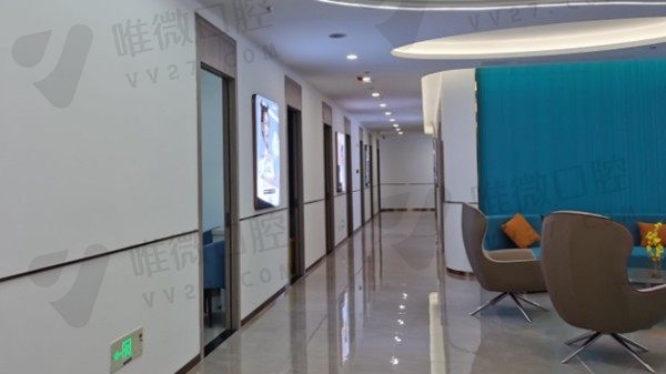 重庆爱思特整形美容医院口腔科楼道
