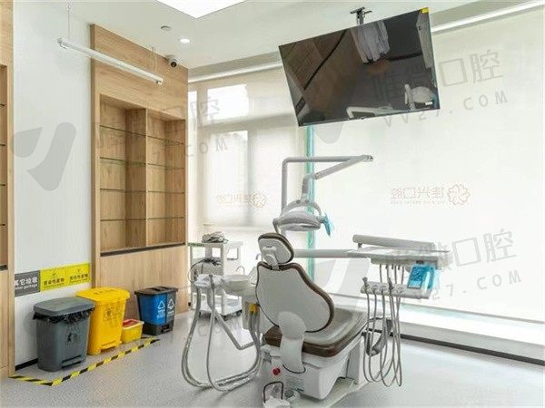 深圳鹏城口腔医院价格表更新，种植2K+/矫正5K+还可刷医保