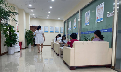 重庆仁铭口腔门诊部候诊区