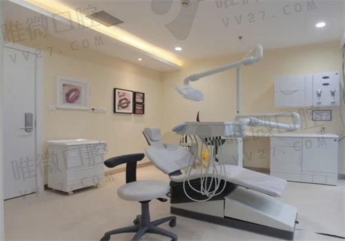 成都极光口腔医院种植牙诊室