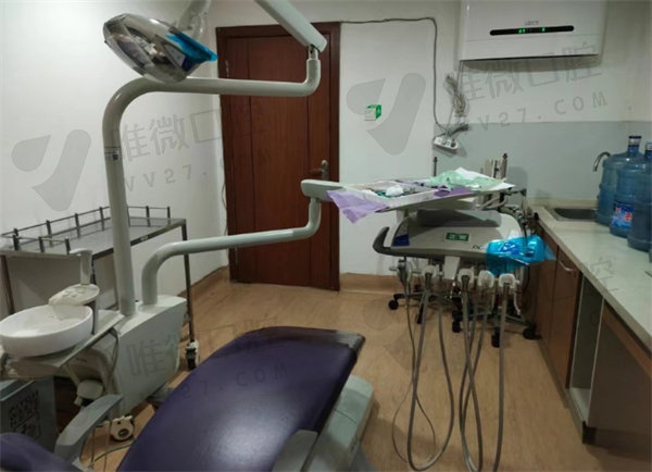 重庆医科大学附属口腔医院种植牙哪个医生强